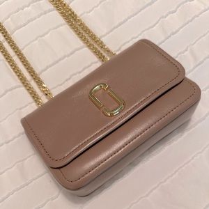 MARC JACOBS The Snapshot mini w/ Gold Chain Strap